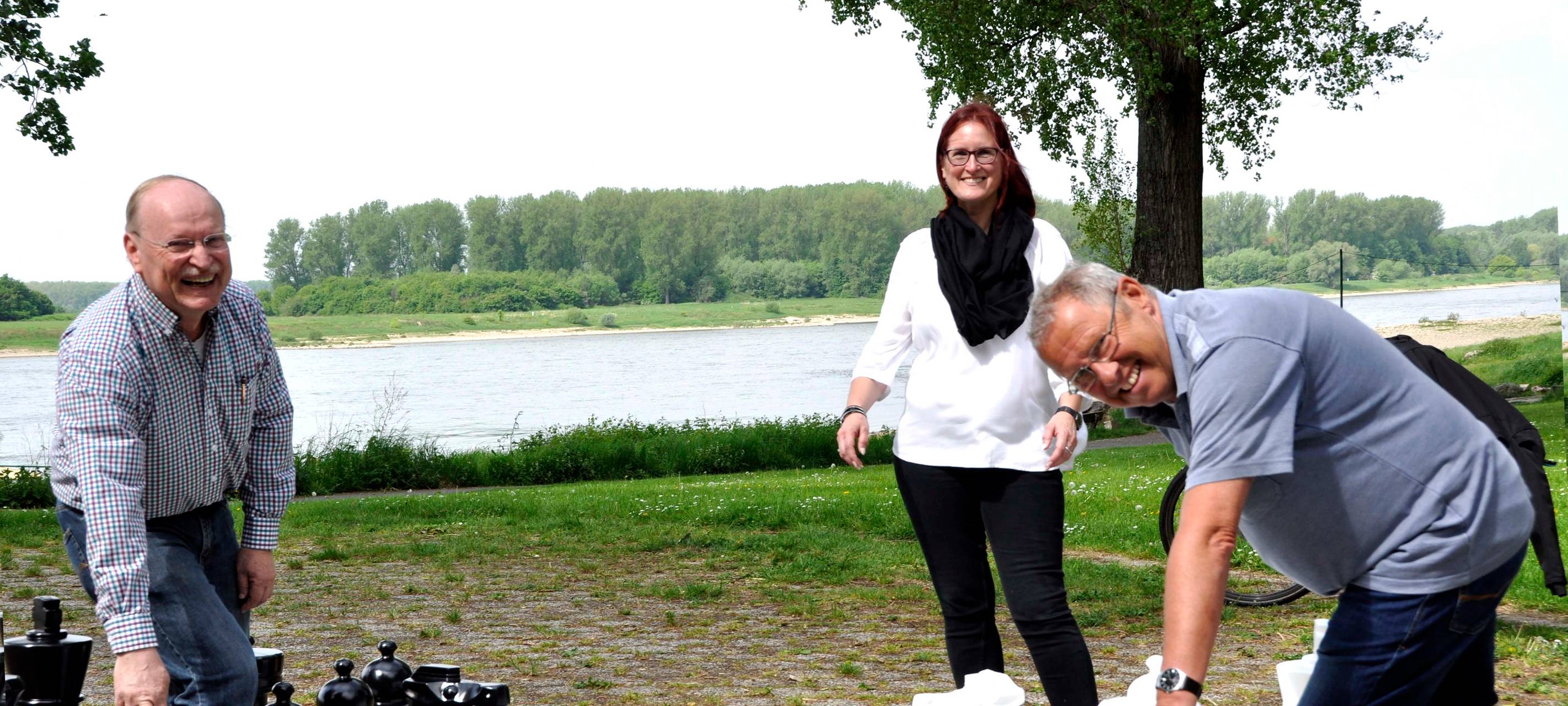 Schach am Rhein in Hitdorf
