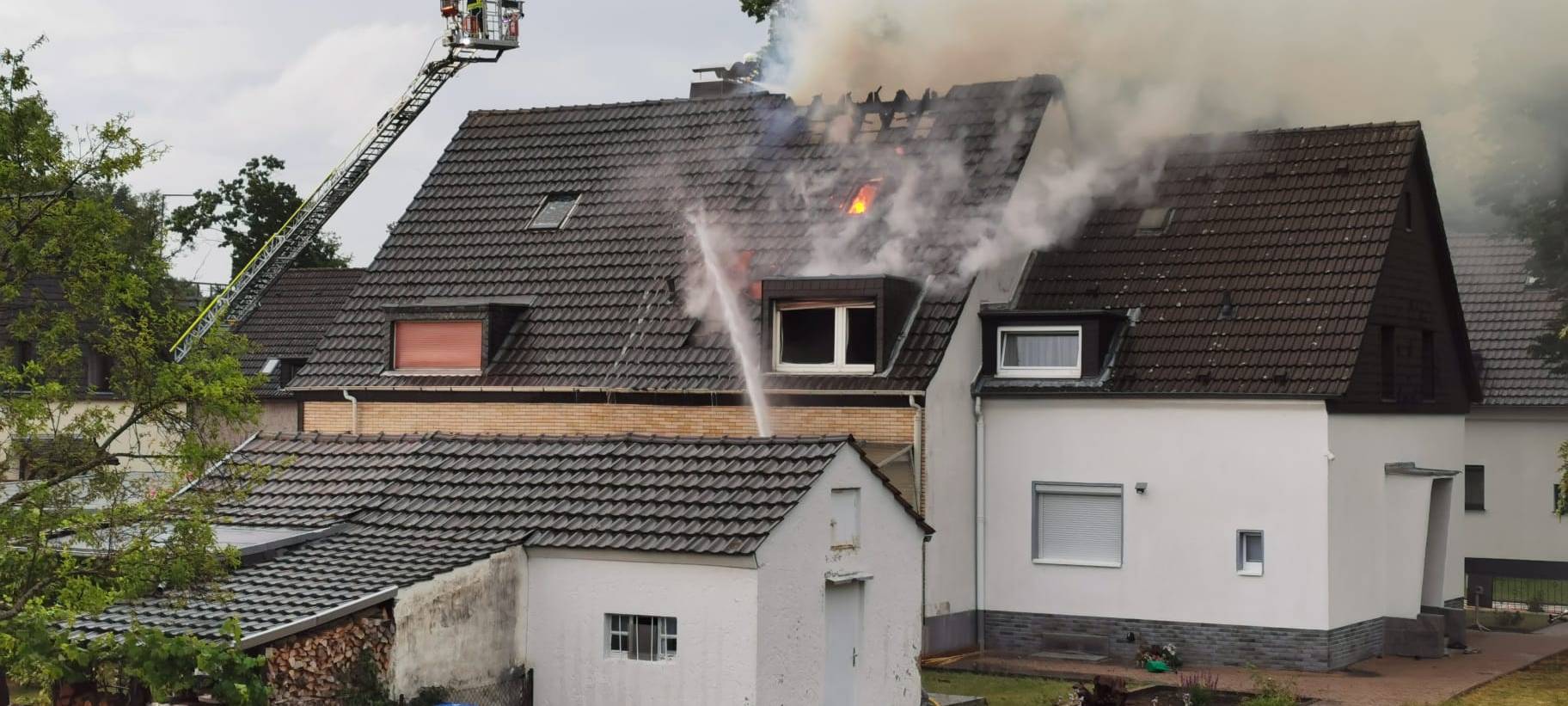 Dachstuhlbrand in Wiesdorf