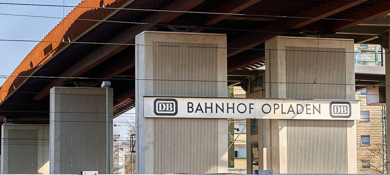 Bahnsanierung: Ersatzbusse für Leverkusener Haltestellen