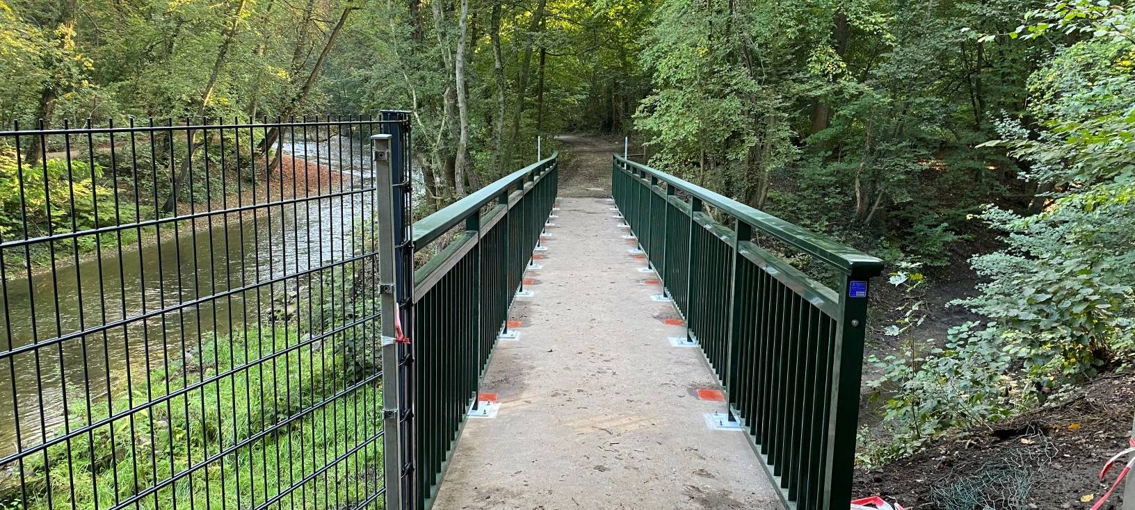 Brücke nach Sturmschäden wieder frei