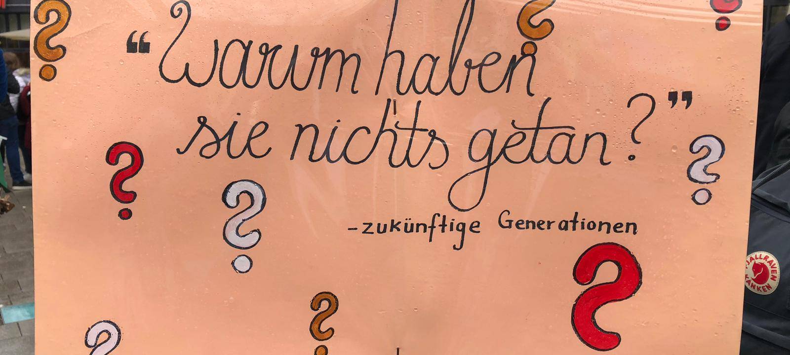Hunderte Schüler demonstrieren friedlich