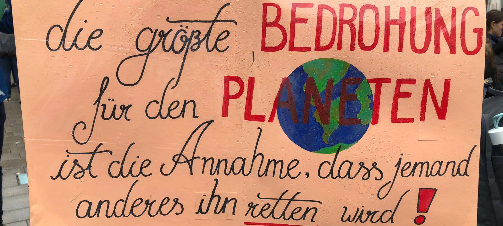 Hunderte Schüler demonstrieren friedlich
