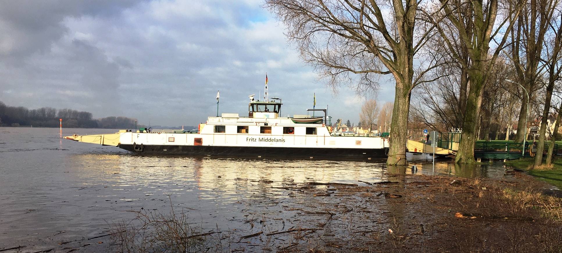 Leverkusener Fähre muss vorerst Betrieb einstellen