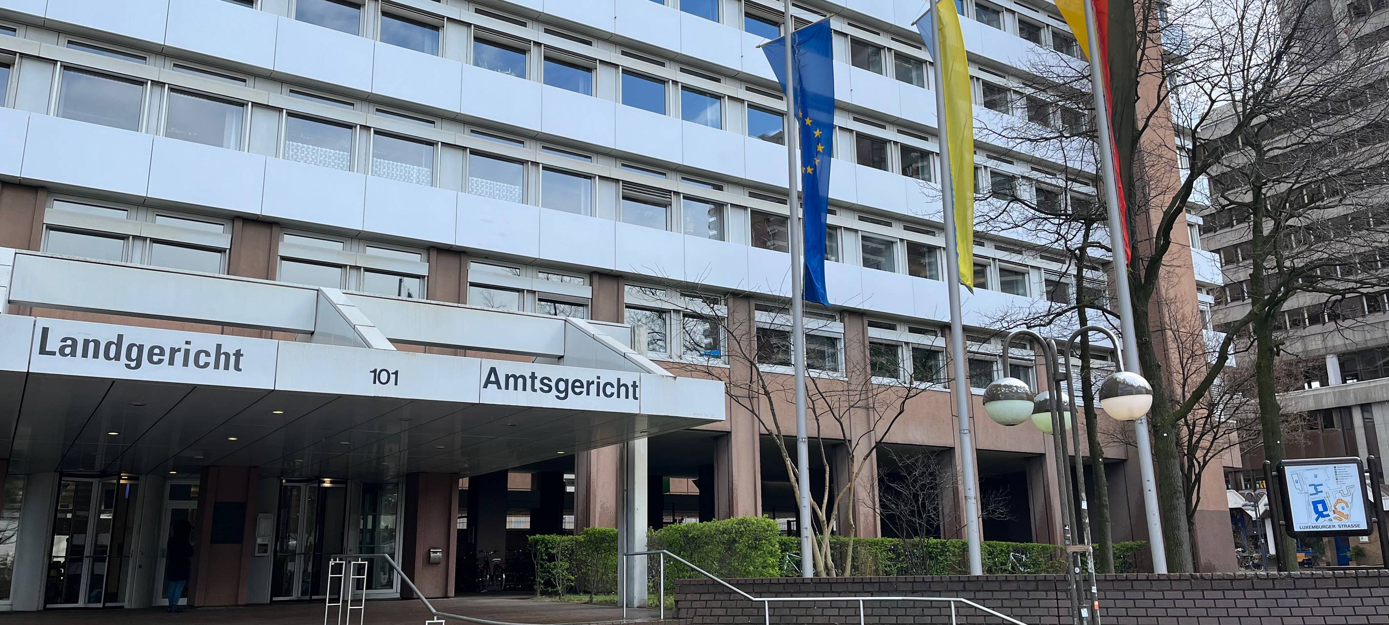 Passanten in Leverkusen angegriffen: Prozess in Köln startet