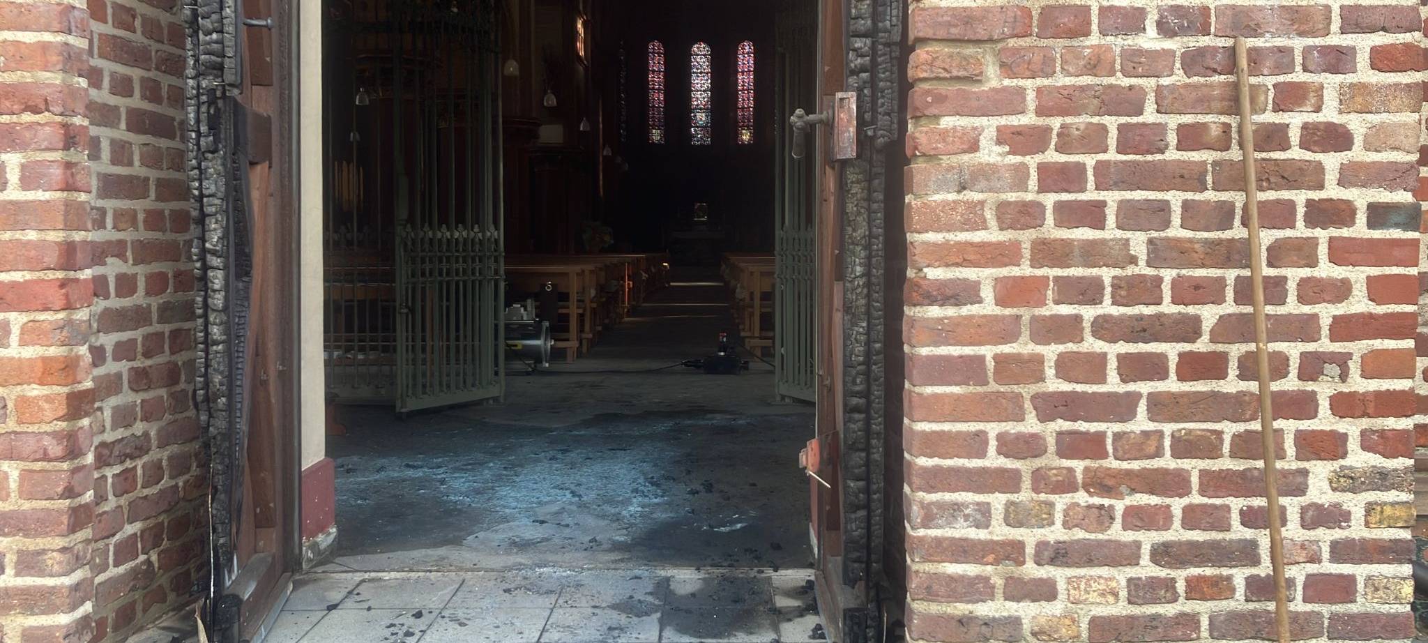 Leverkusen: Mutmaßliche Brandstiftung in St. Stephanus