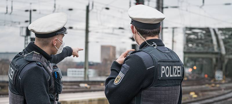 Leverkusen-Manfort: Personen im Gleis sorgen für Notbremsung