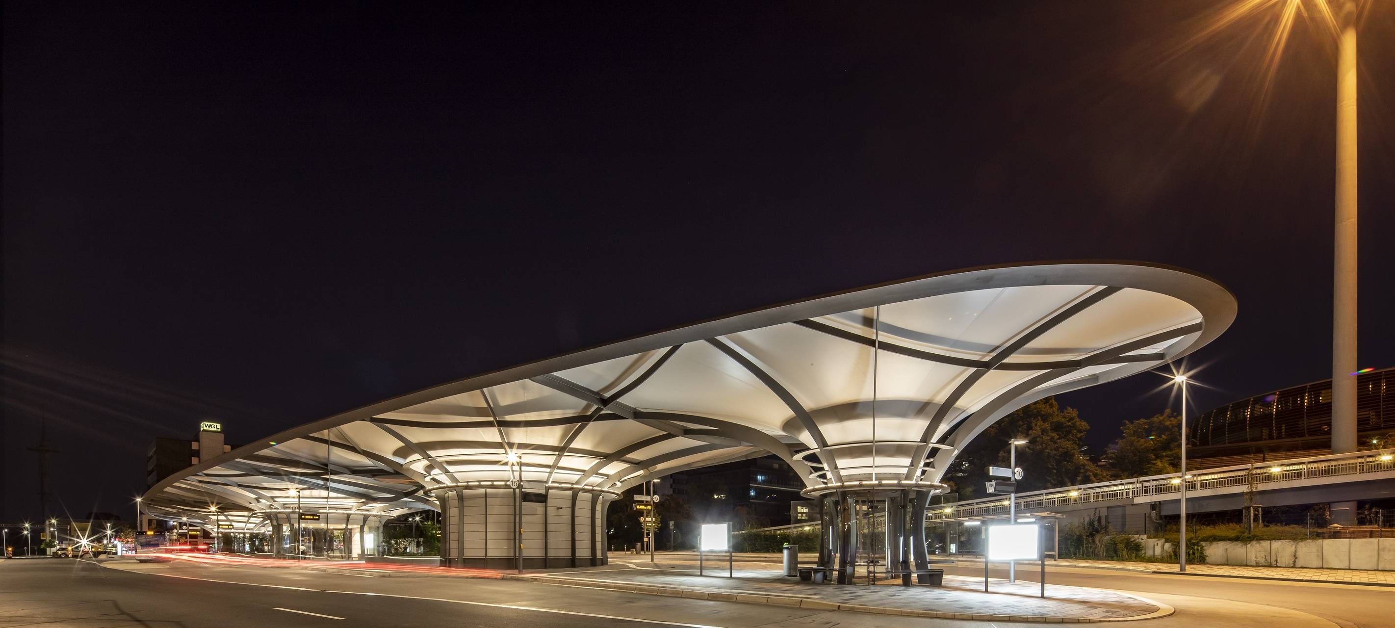 Busbahnhof Leverkusen gewinnt Design-Preis