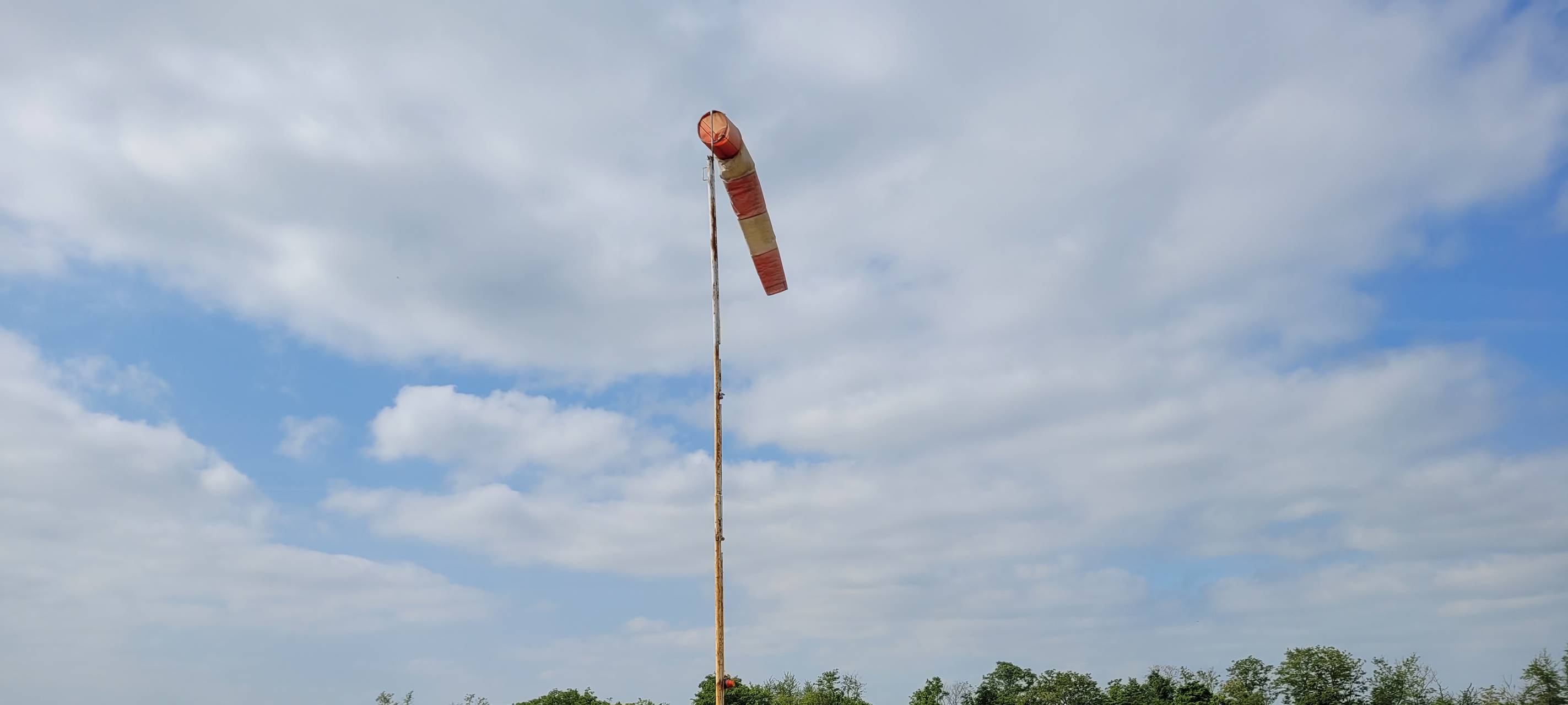 Leverkusener Flugplatzfest: Polizeieinsatz wegen "Schwert"