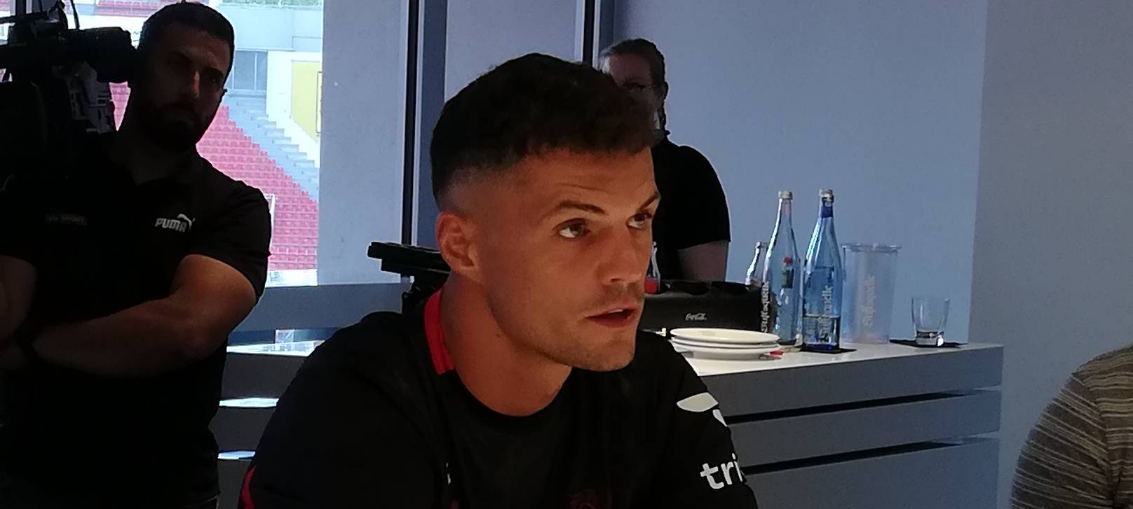 Granit Xhaka stellt sich in Leverkusen vor