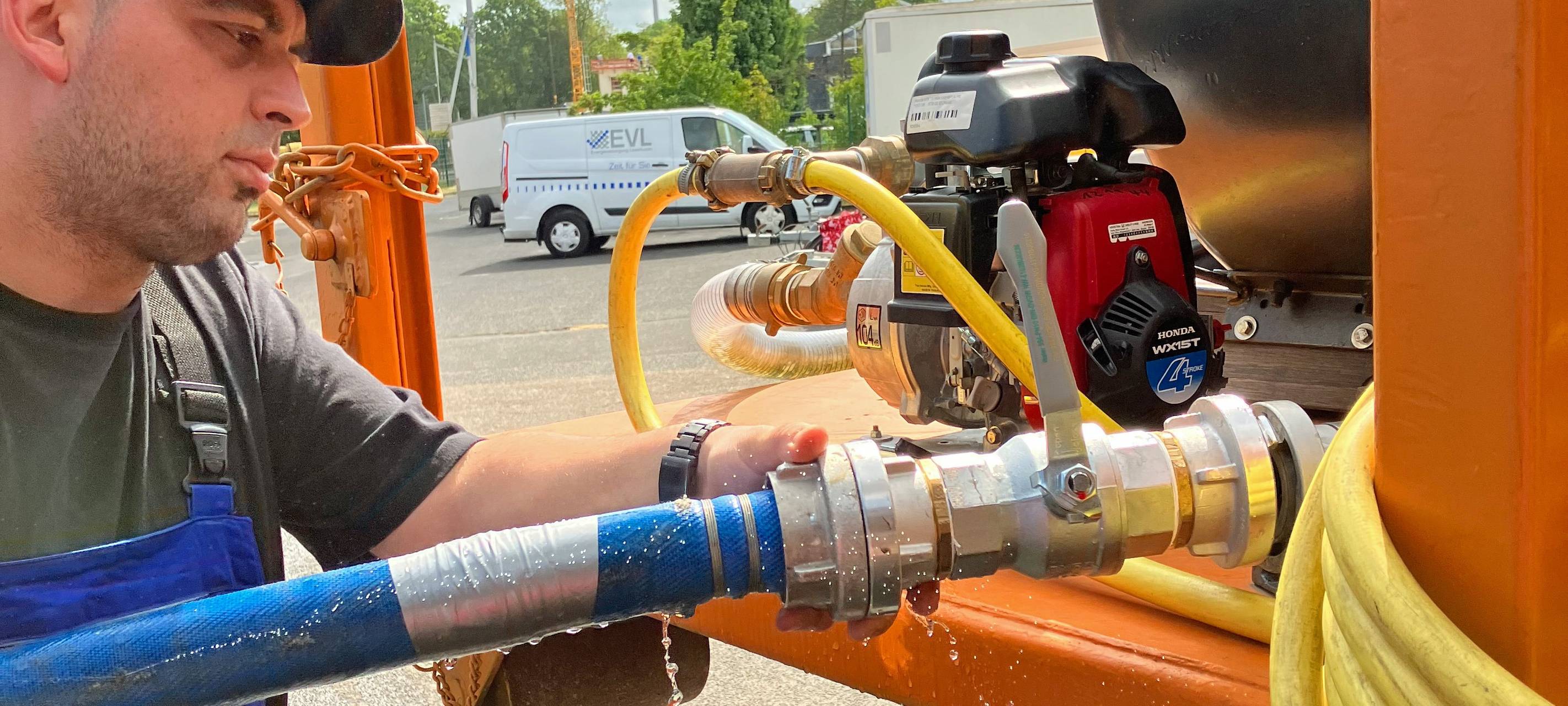 Energieversorgung Leverkusen gießt Stadtpflanzen