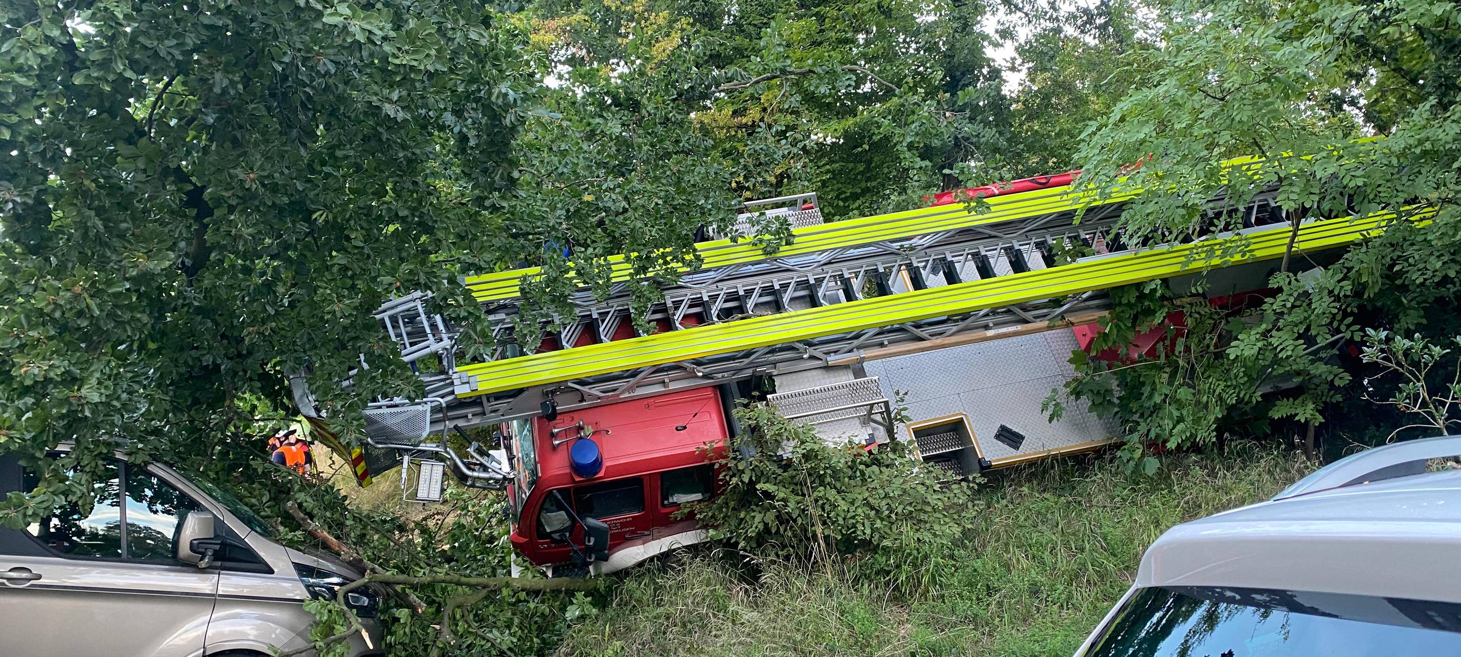 Schlebusch: Verkehrsunfall mit Feuerwehrwagen
