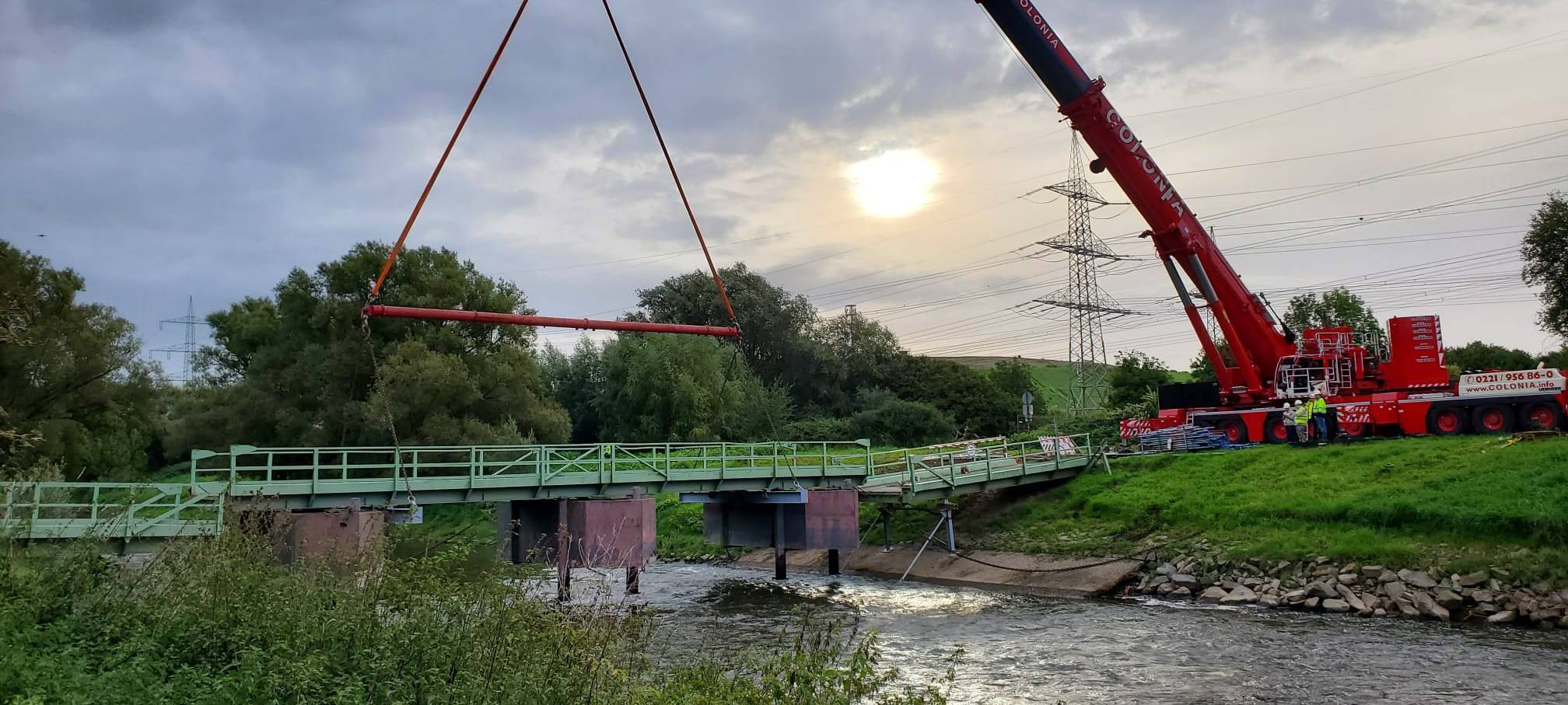 Currenta behebt Schäden an Leverkusener Pontonbrücke