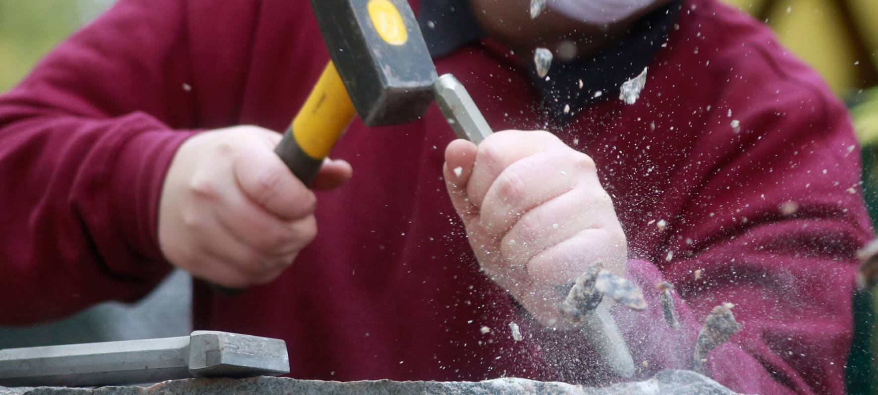 Mehr Geld für Leverkusener Steinmetz-Azubis