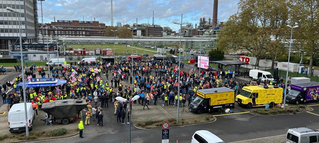 Demo gegen Strompreise am Leverkusener Chempark