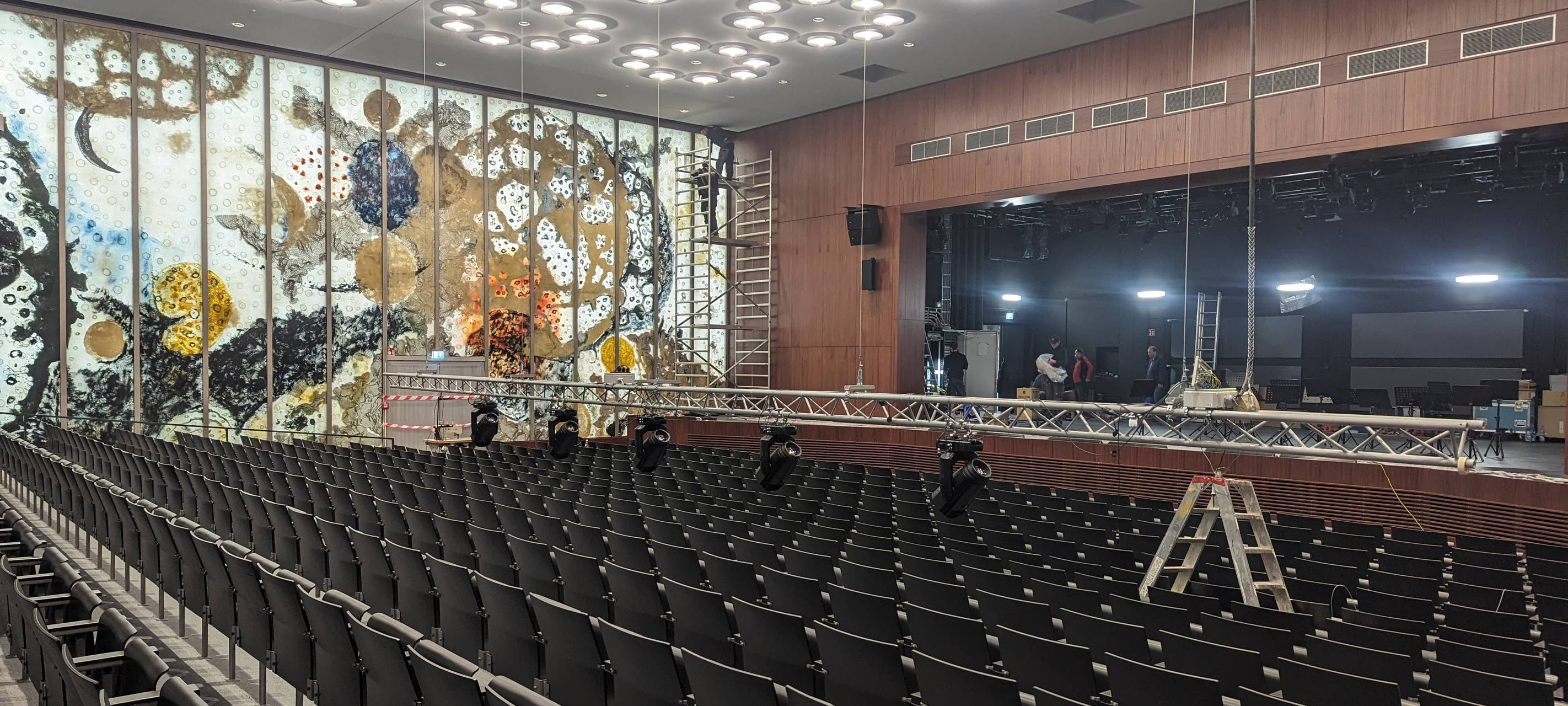 Leverkusener Aula endlich fertig saniert
