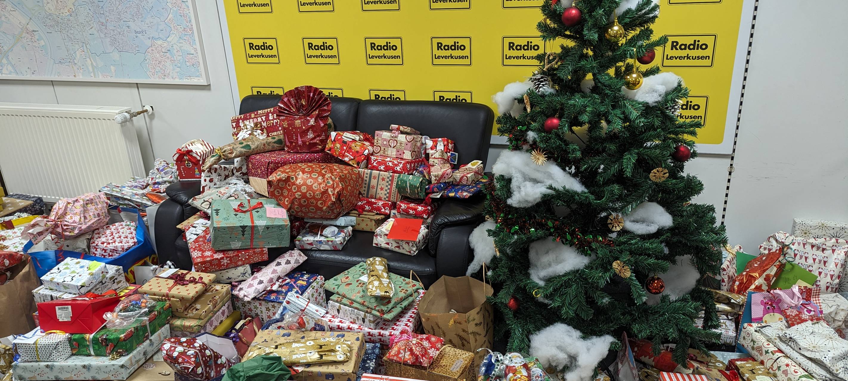 Über 600 Geschenke für Leverkusener Kinder