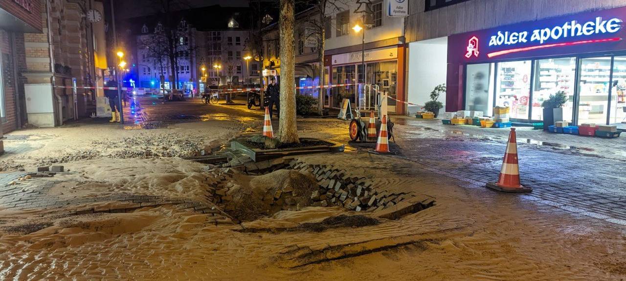 Leverkusen Schlebusch: EVL behebt Rohrbruch