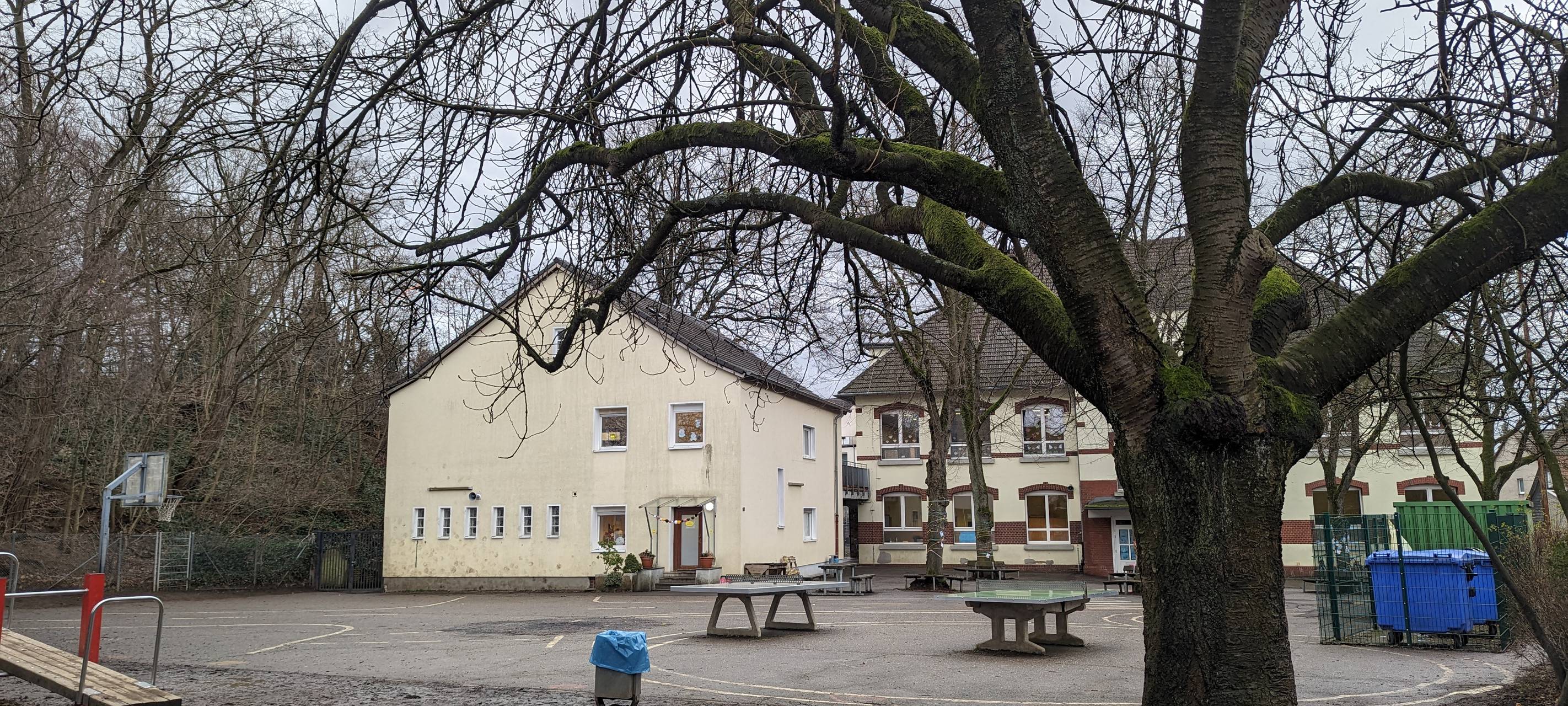 Stadt Leverkusen will keine Elterntaxis vor Gezelinschule