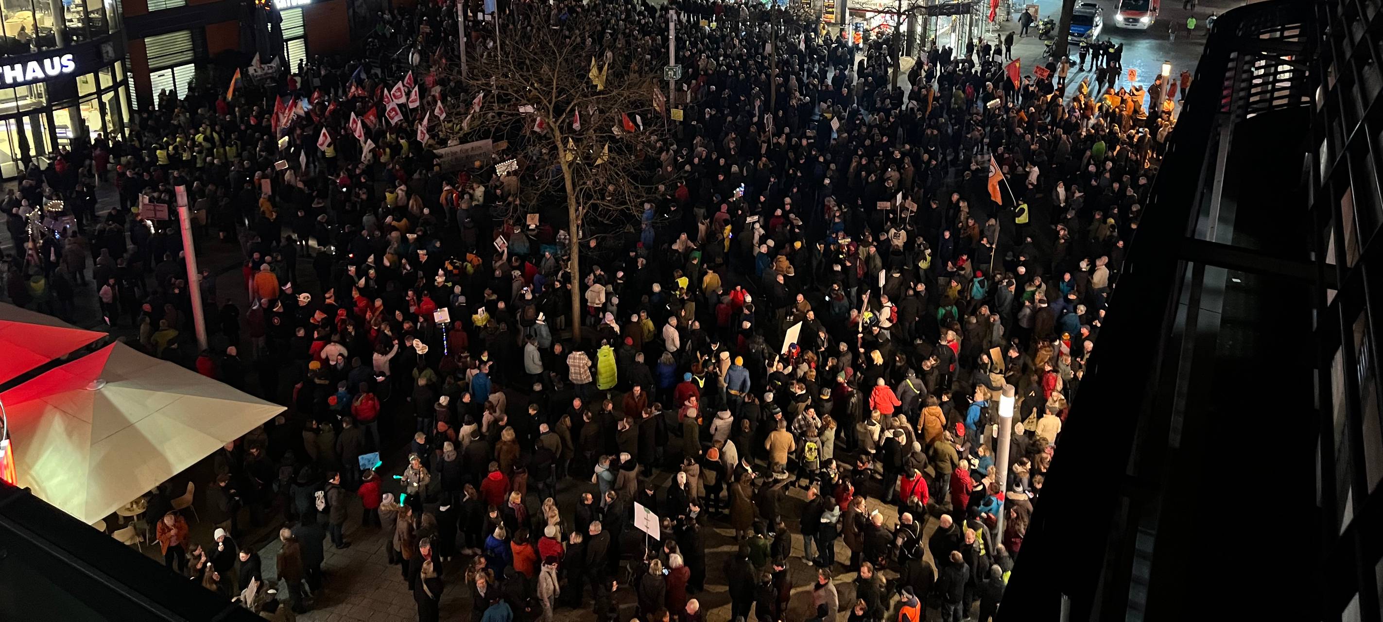 Leverkusen gegen Rechts: Tausende demonstrieren in Wiesdorf