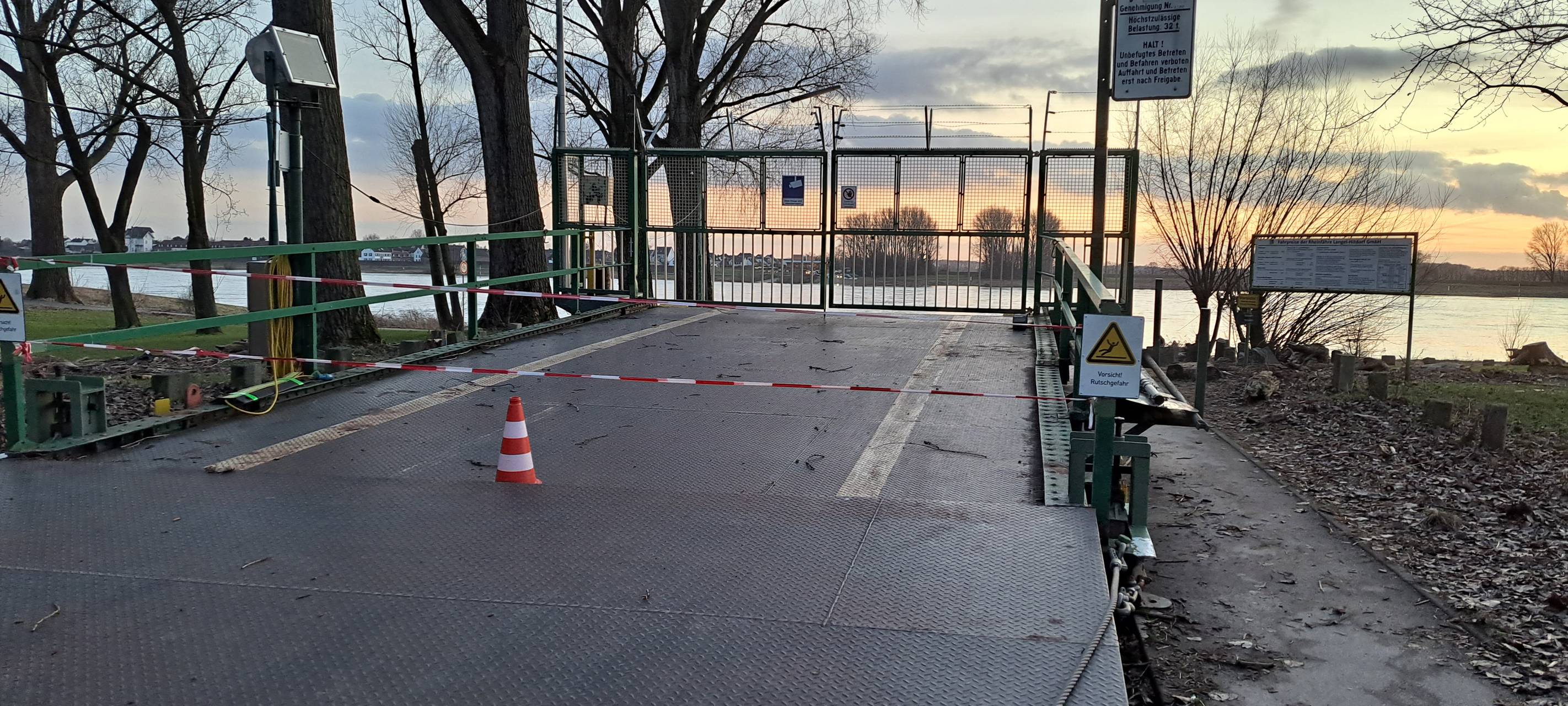 Fähre in Leverkusen: Jahrestag der Havarie