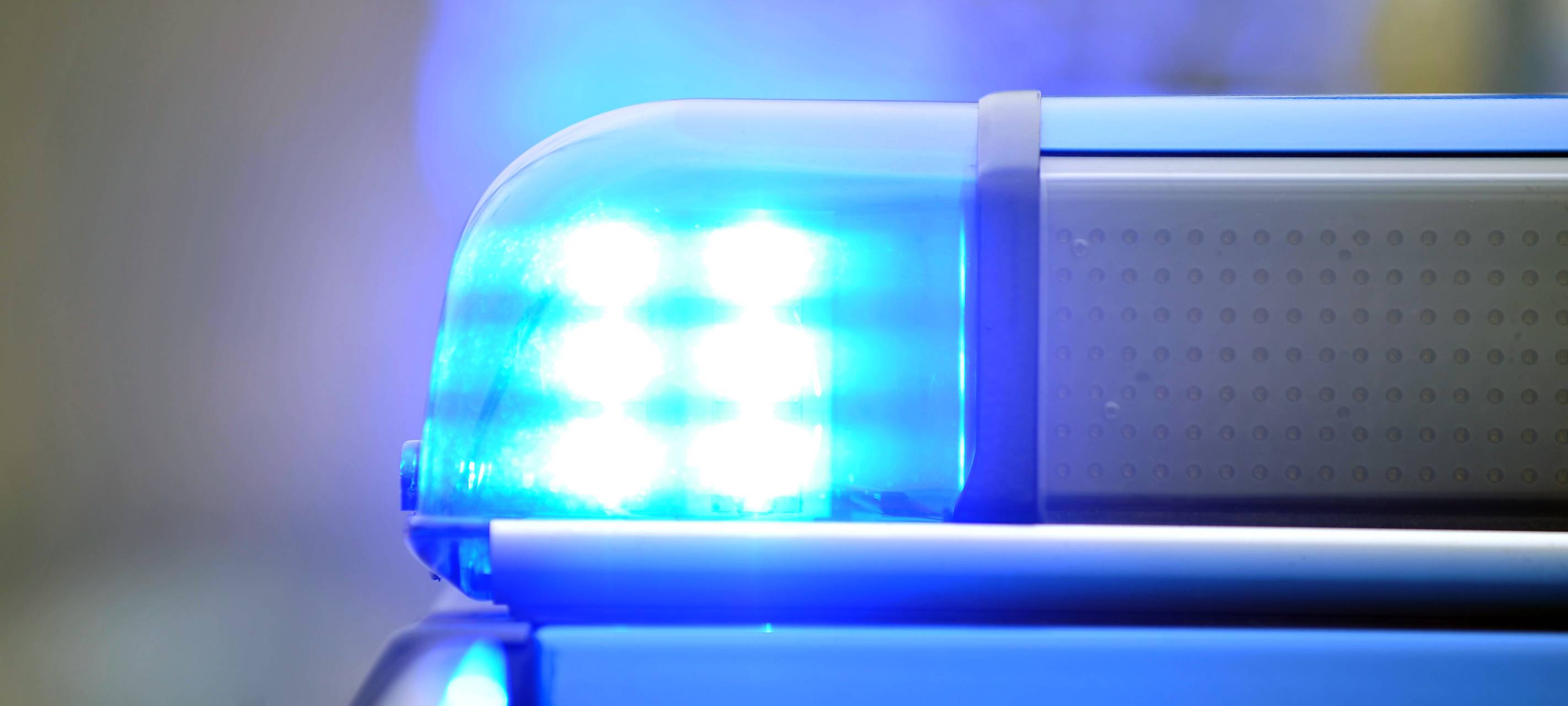 260508-5-K Schwerer Verkehrsunfall in Köln-Mülheim: Fußgänger von Rollerfahrer erfasst