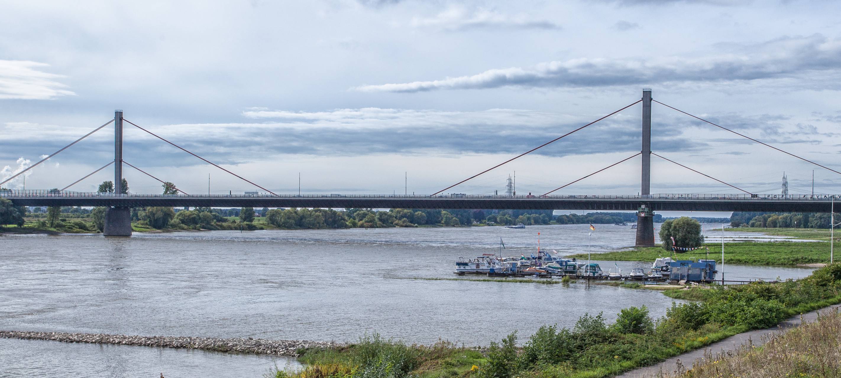 "Strahlhalle" entsteht neben Leverkusener A1