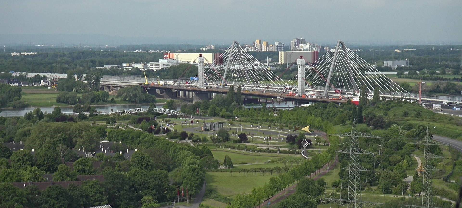 Leverkusen: Radweg verschmutzt - Autobahn GmbH will reinigen