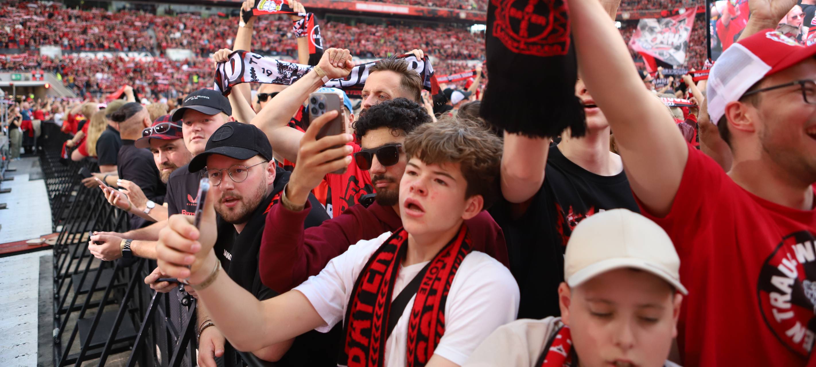 Topspiel im DFB-Pokal: Bayer 04 gegen Bayern München