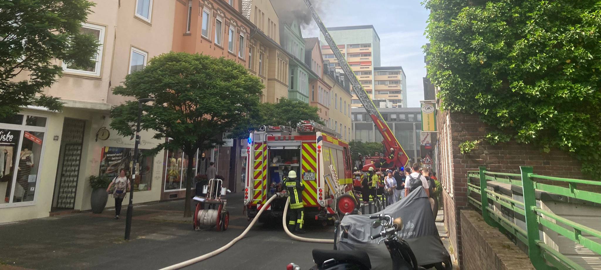 Dachstuhlbrand in Leverkusen-Wiesdorf