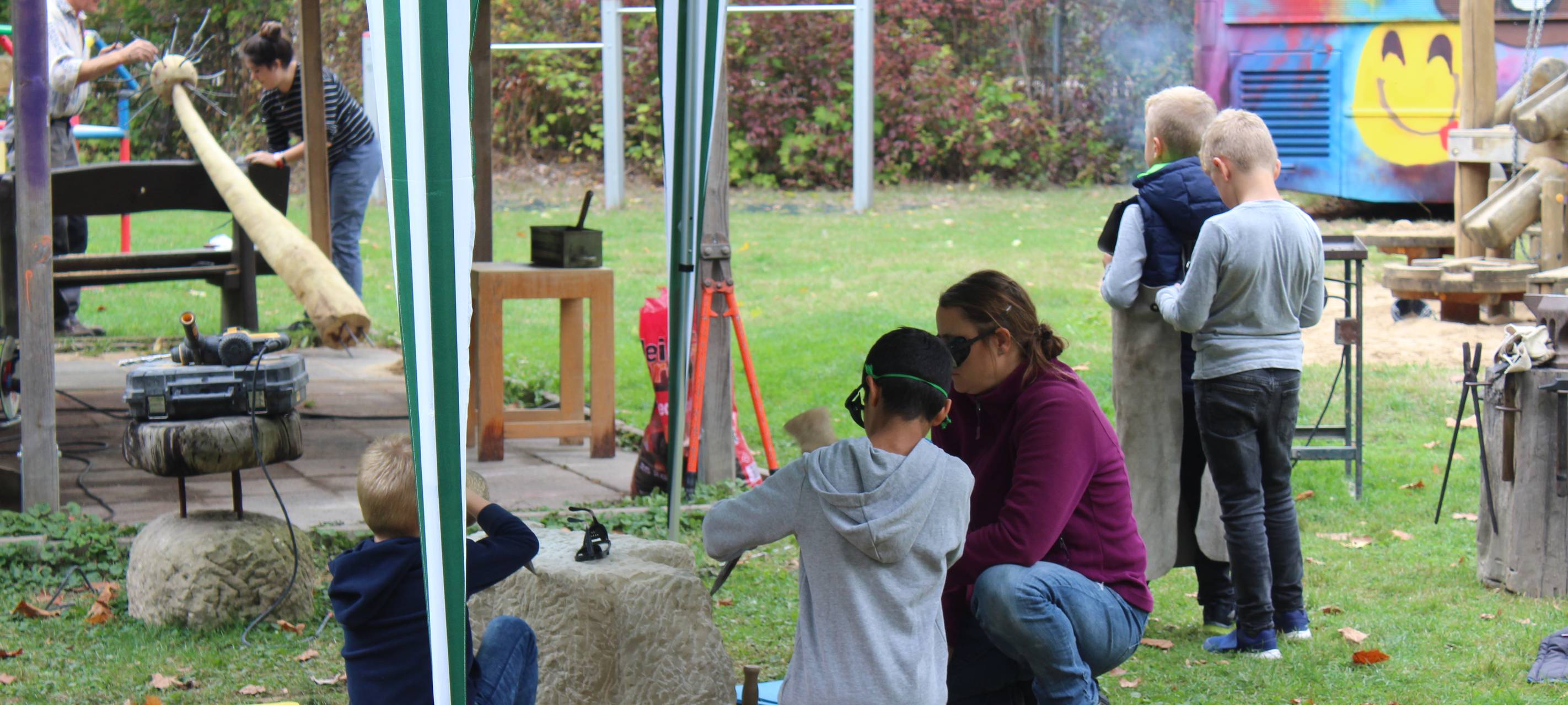 Bauspielplatz Leverkusen: Neue Hütte für "BAUI" in Rheindorf