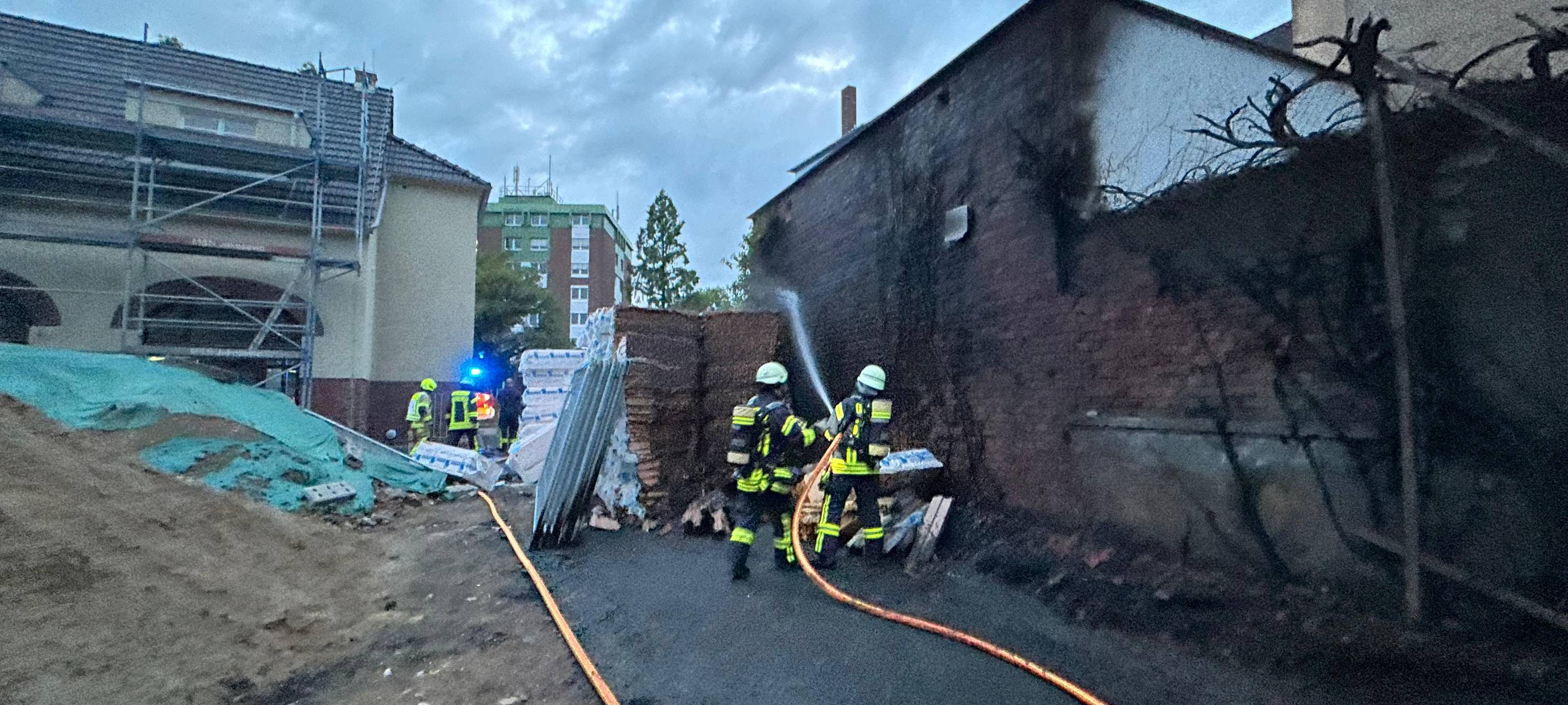 Leverkusen: Brand an Wiesdorfer Grundschule
