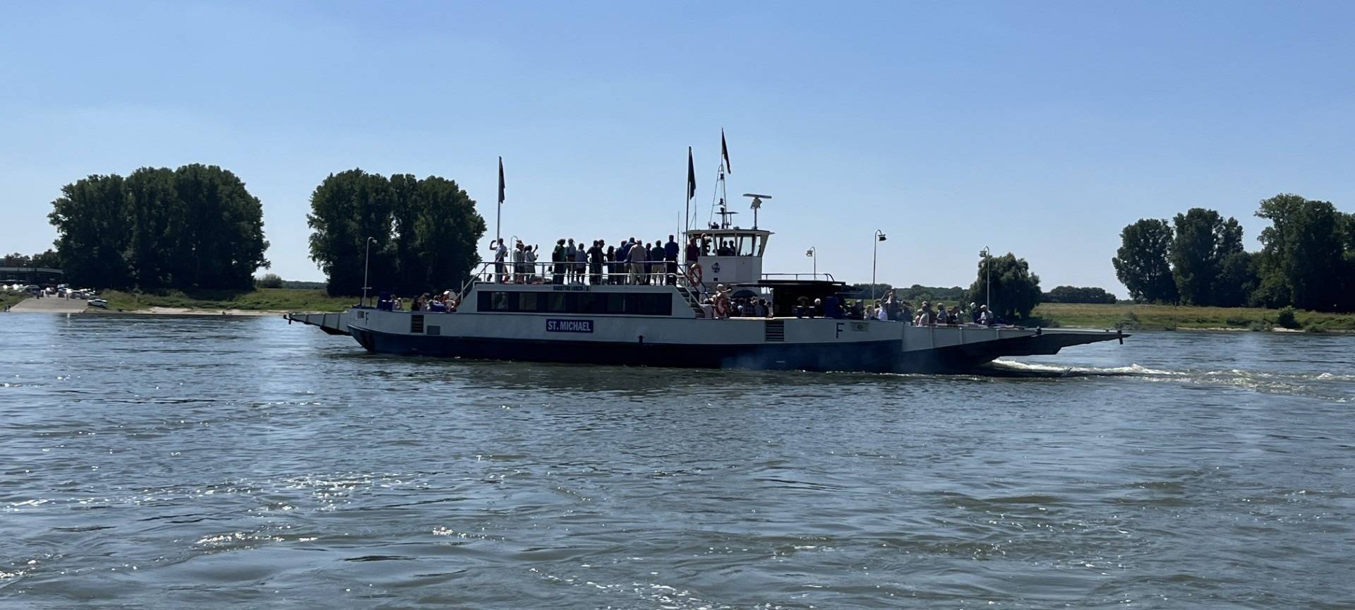 Leverkusen: Fähre wegen steigenden Rheinpegels außer Betrieb