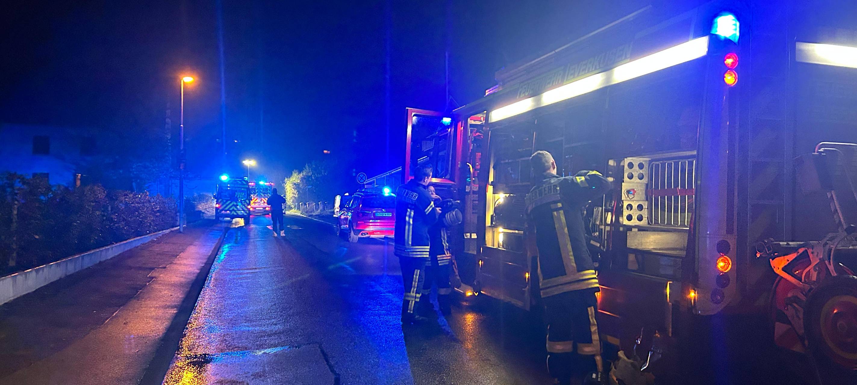Feuerwehreinsatz Leverkusen: Brand in Steinbüchel