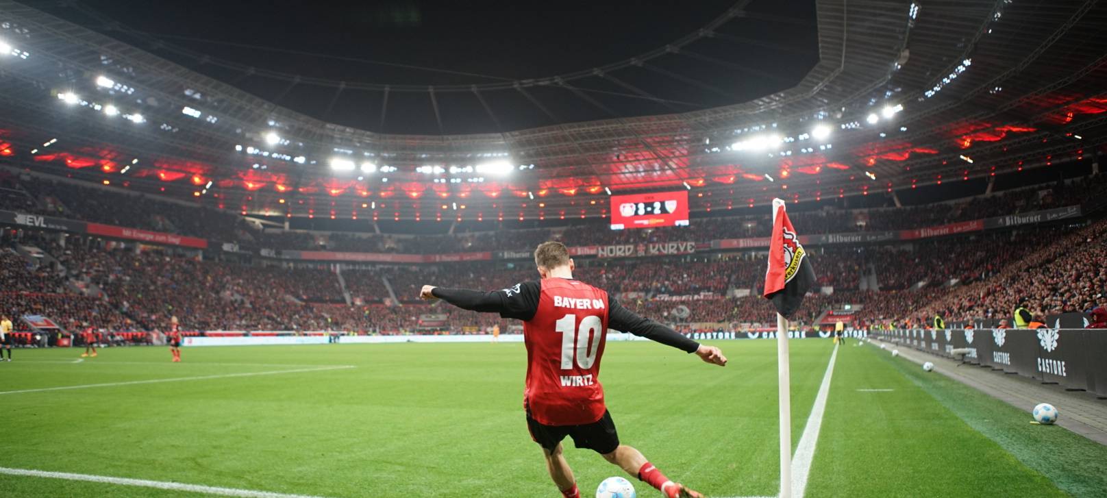 Bayer 04 Leverkusen mit Eröffnungsspiel