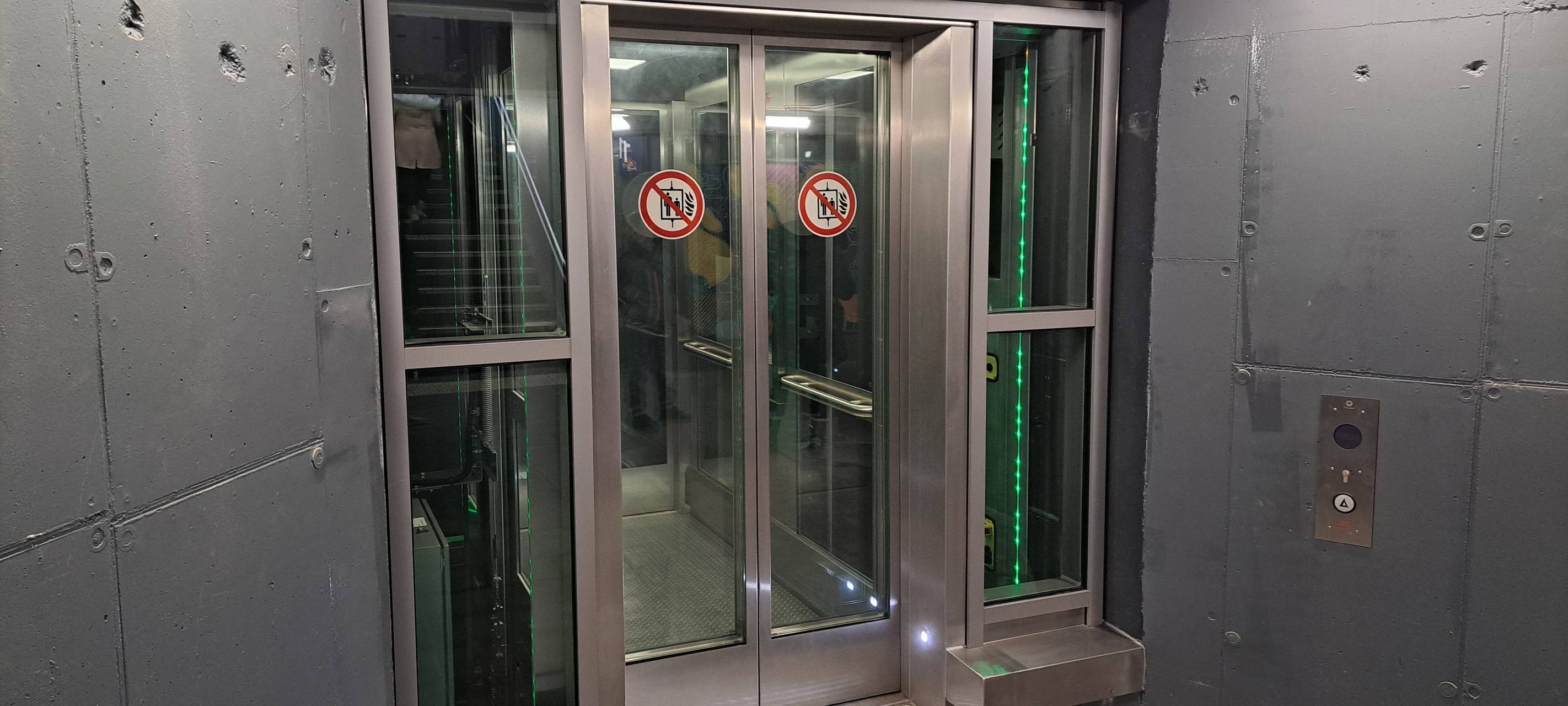 Aufzüge am Bahnhof Leverkusen Mitte laufen