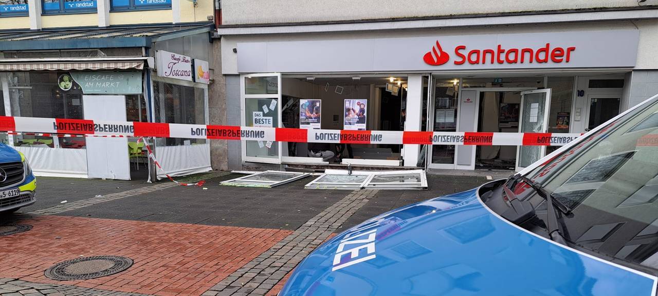 Geldautomatensprengung in Leverkusens City: Polizei sucht Zeugen