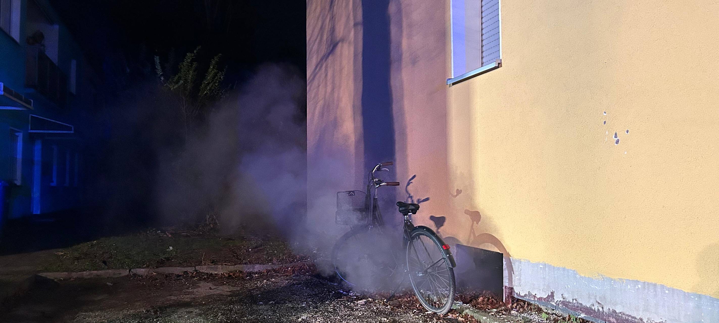 Feuerwehreinsatz in Leverkusen: Brand in Alkenrath