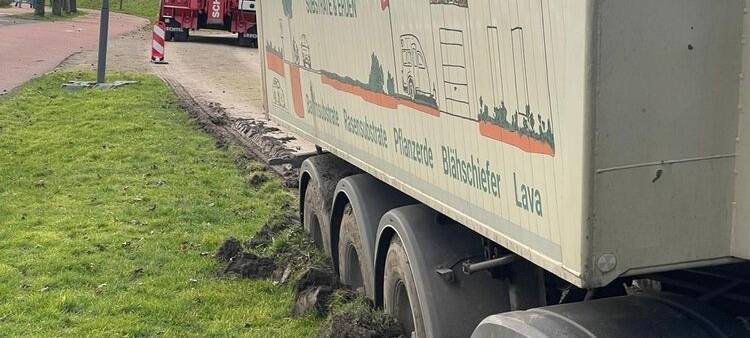 Leverkusener Neulandpark nach Lkw-Unfall wieder frei