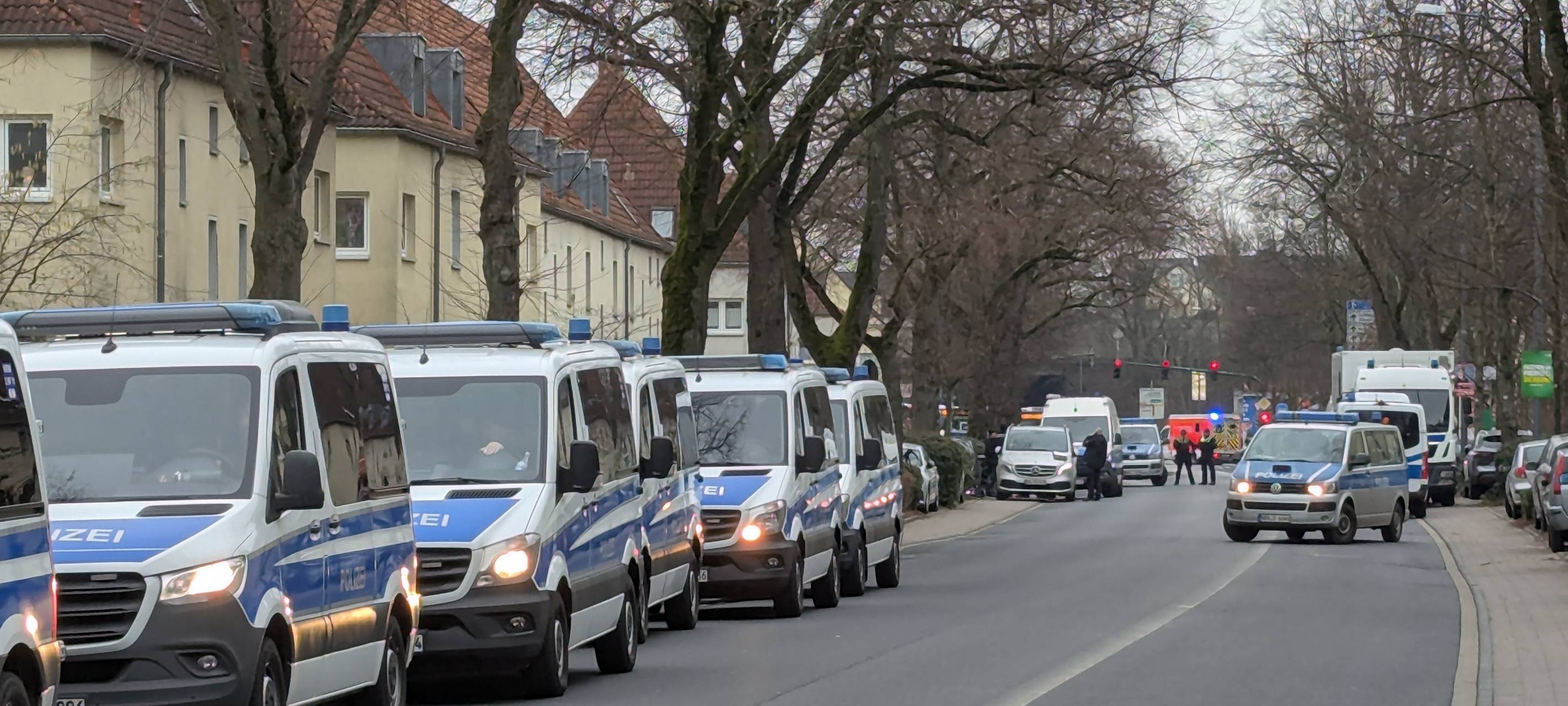 Sprengstoff-Material in Leverkusen: Zwei Festnahmen