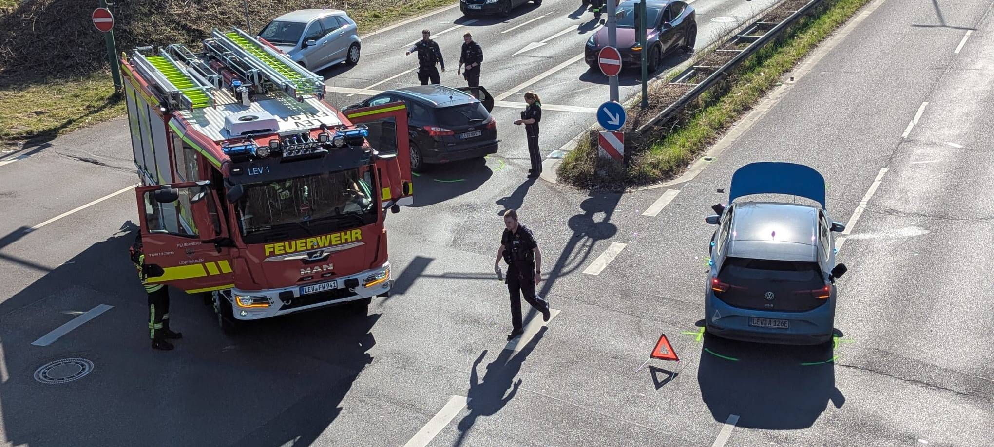 Verkehrsunfall in Leverkusen-Schlebusch
