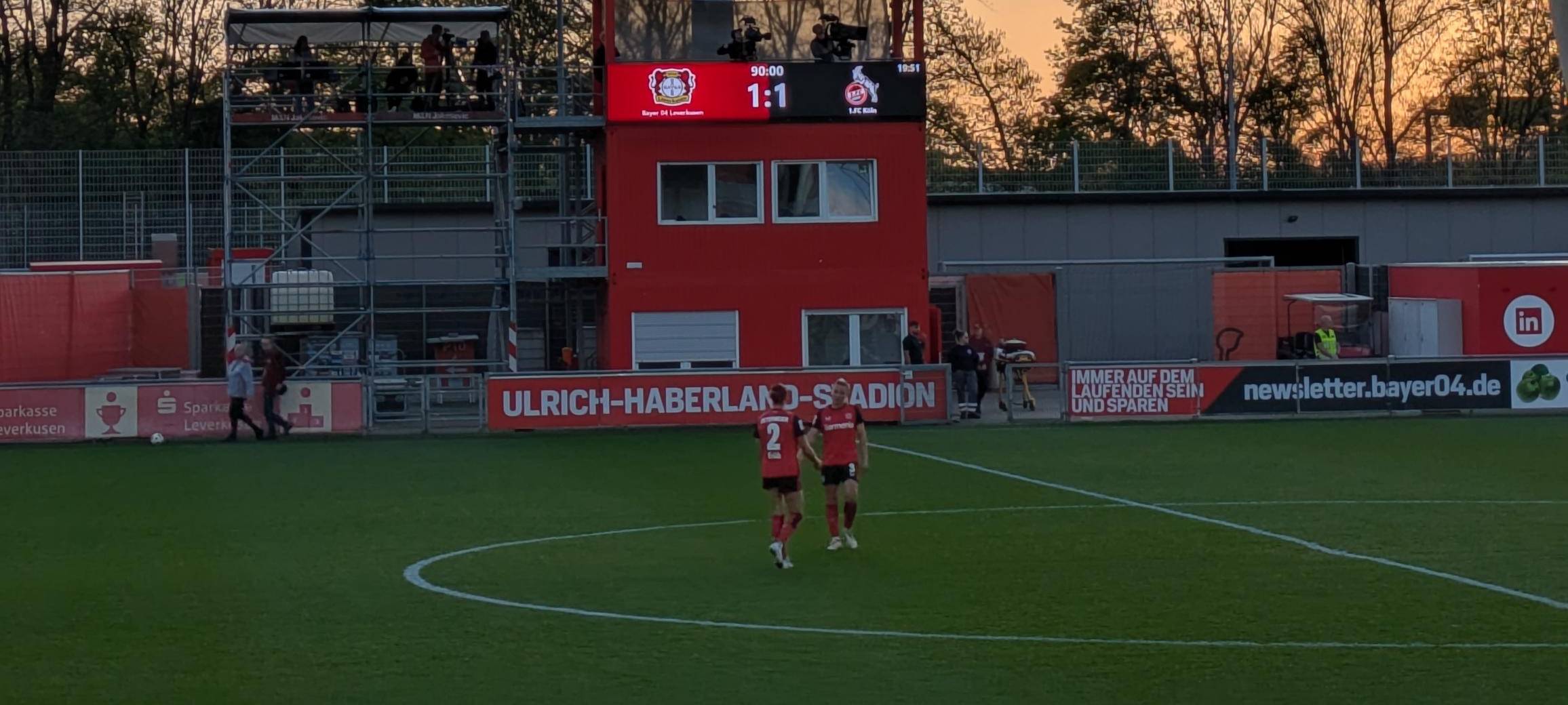Leverkusen: Bayer 04 Frauen spielen Unentschieden gegen Köln