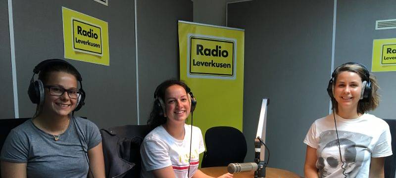 Maya Mehle und Jana Hasenjäger - Faustballspielerinnen