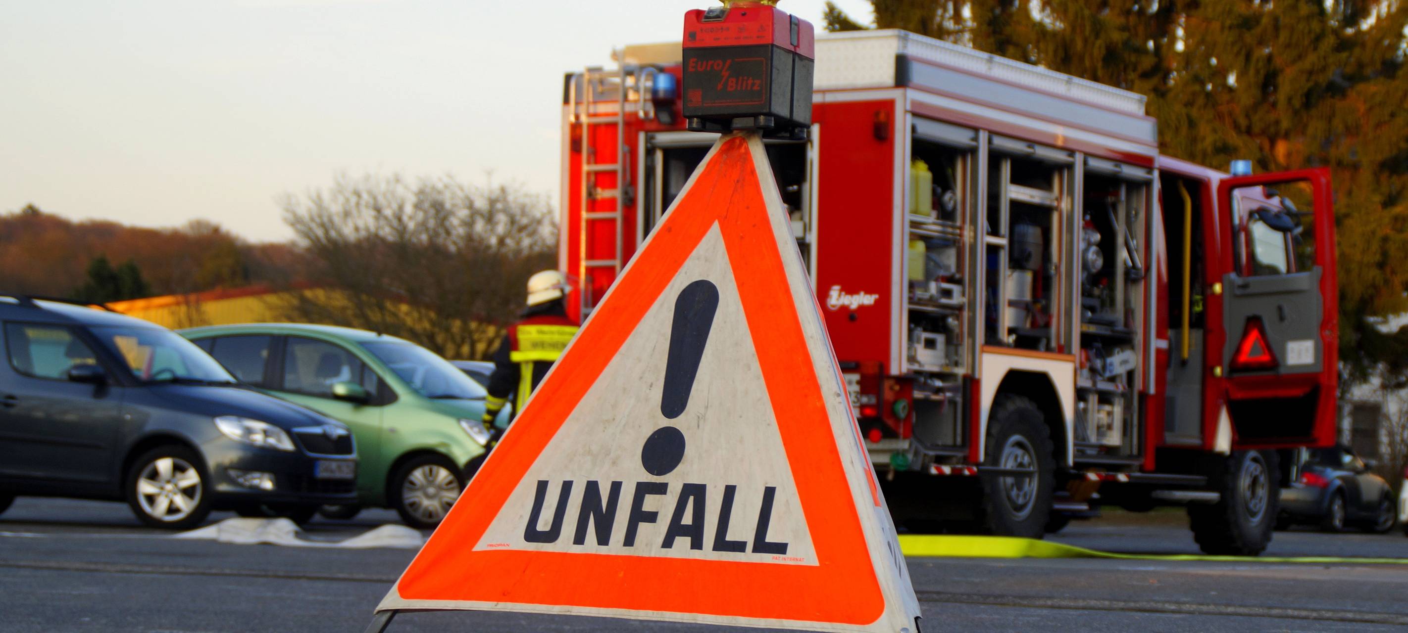Sekundenschlaf: Leverkusener verursacht Unfall