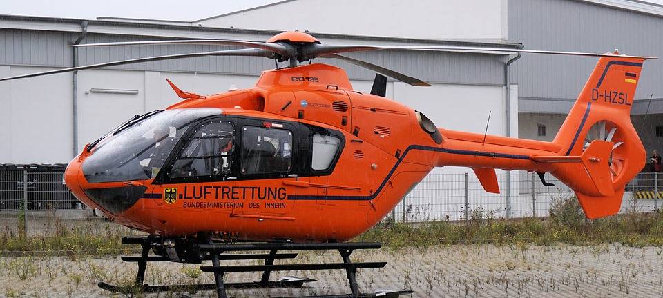 Rettungshubschrauber auf der A1