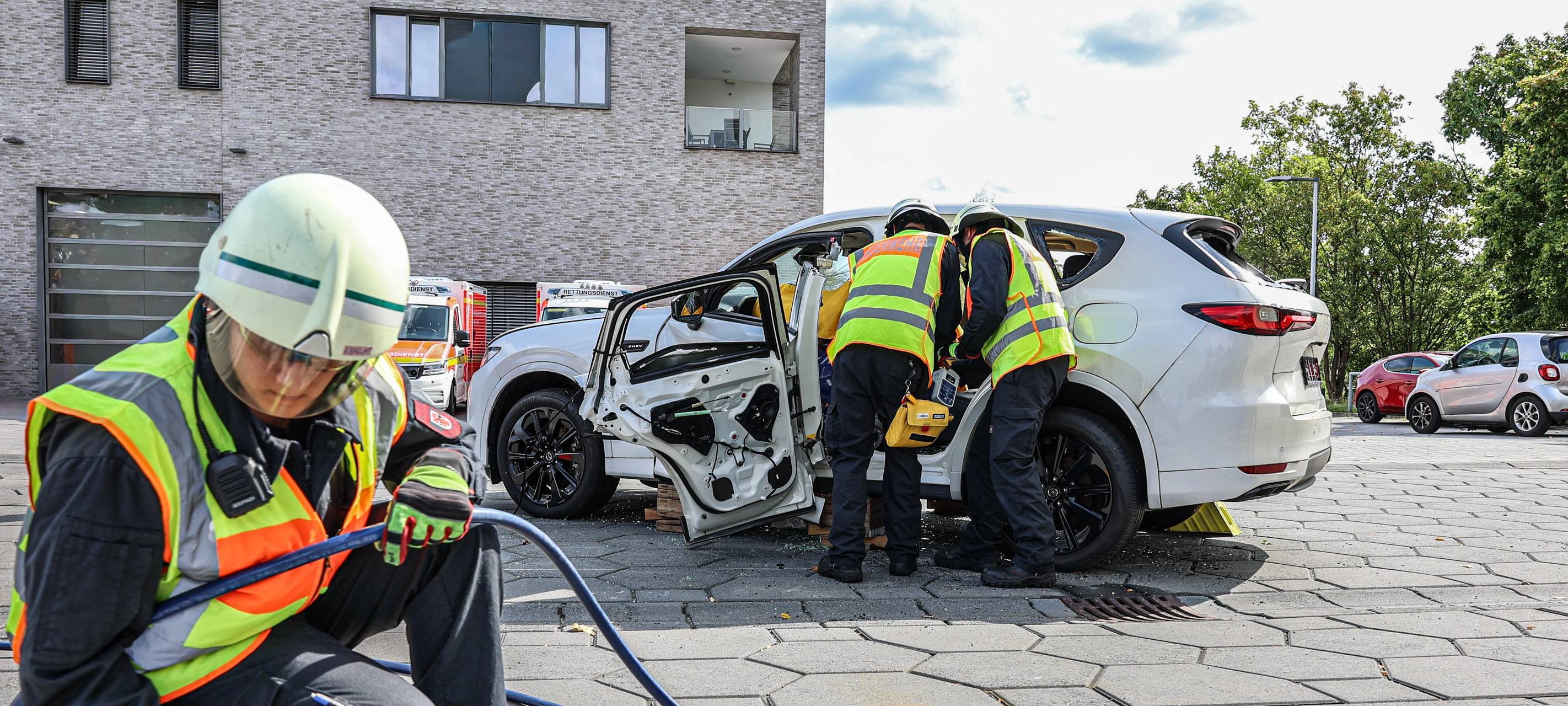 Neue Übungsautos für die Feuerwehr Leverkusen