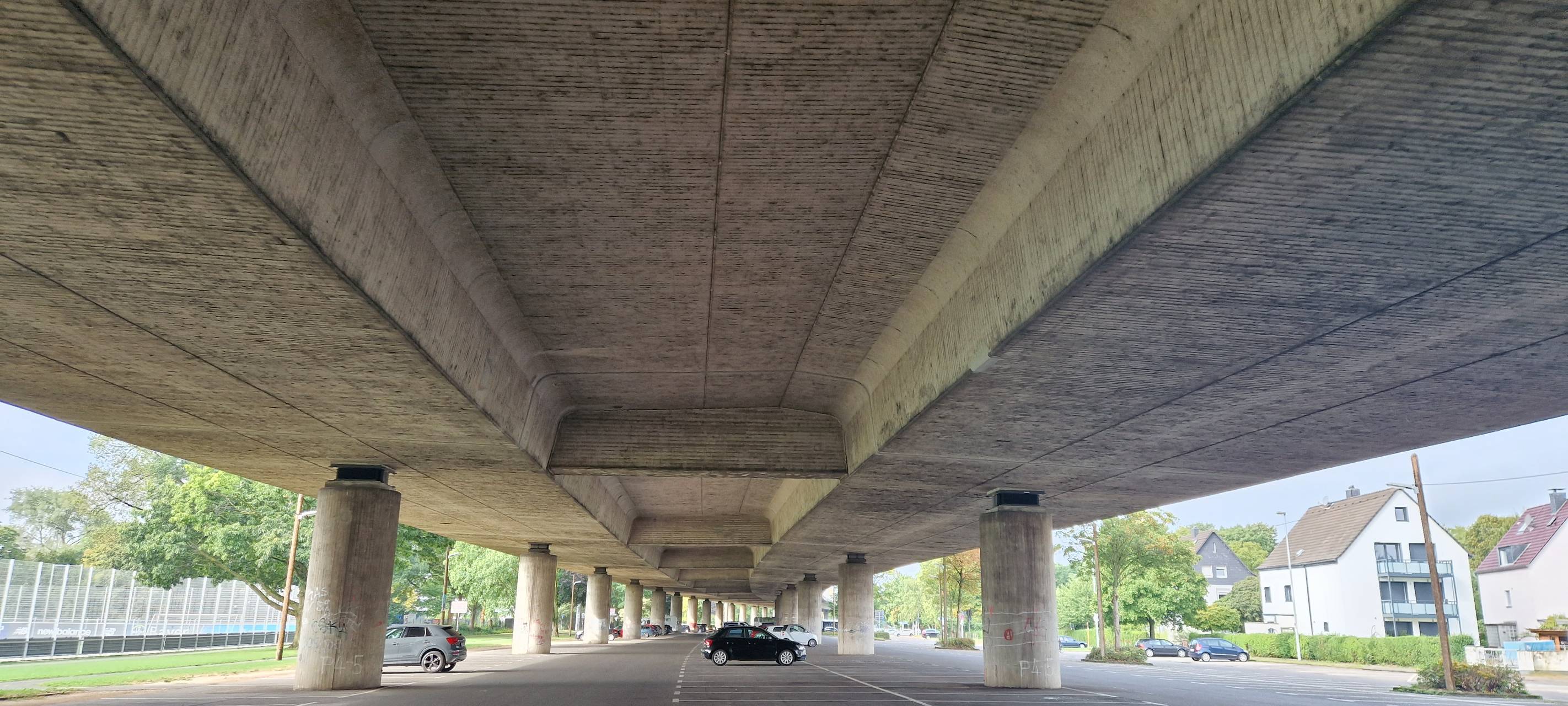 A1 Leverkusen: Ton wird rauer - Richrath antwortet Minister