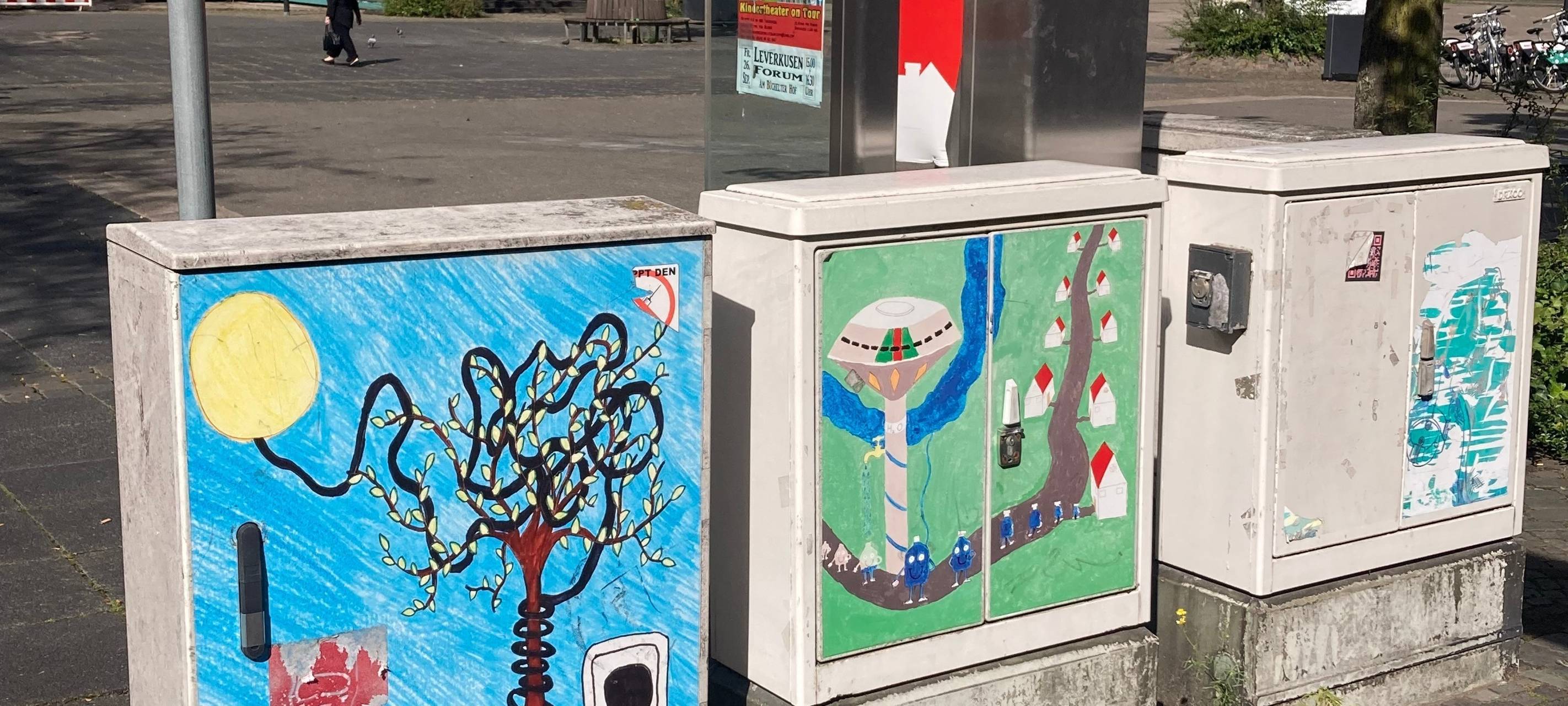 Nach Schmierereien: Stromkästen in Leverkusen übermalt