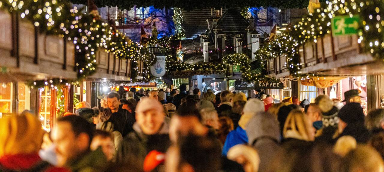 Einer von mehreren Weihnachtsmärkten in Köln ist "Heinzels Wintermärchen" im Zentrum Kölns.