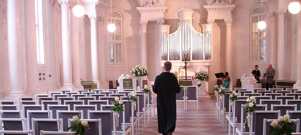 Soll die Kirche für Missbrauch haften?