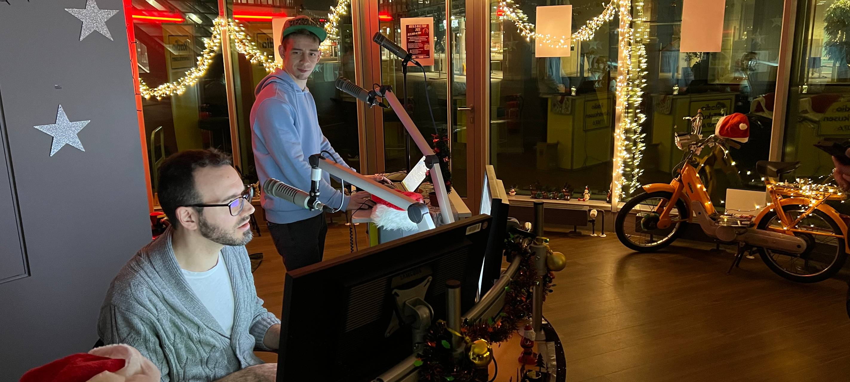 Gläsernes Weihnachtsstudio von Radio Leverkusen